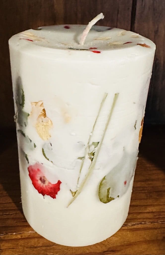 A Frasier Fir Pillar (4x6) candle.